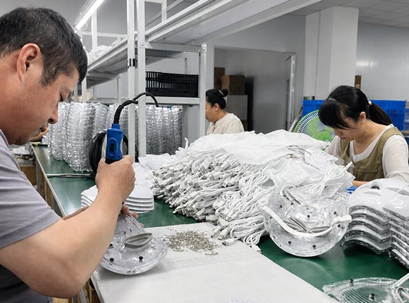 Beauty device component inspection and assembly at Hayssa facility