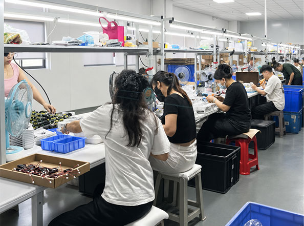 Hayssa project team coordinating beauty-device production work